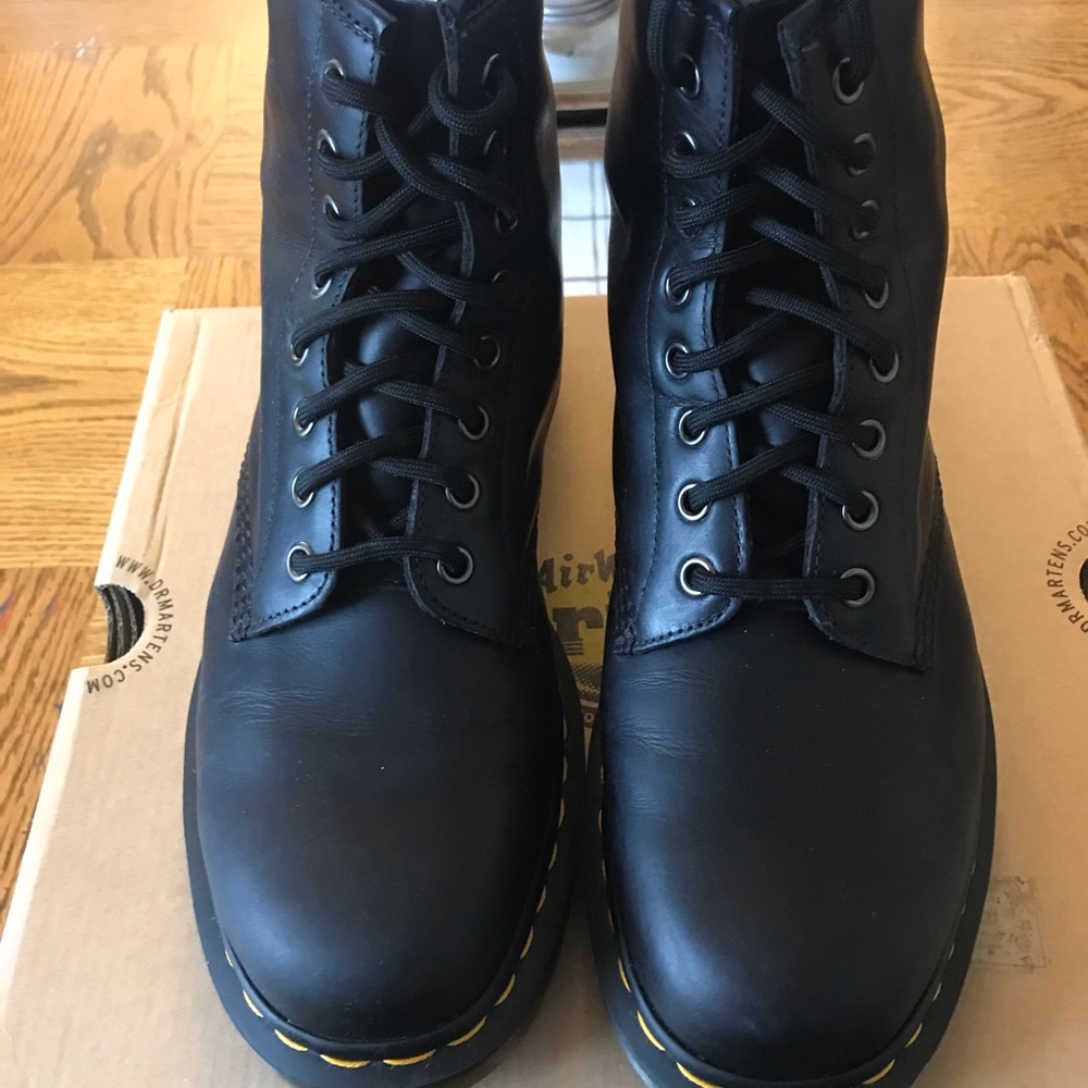Like new Dr. Martens Air Ware Men’s combat boots